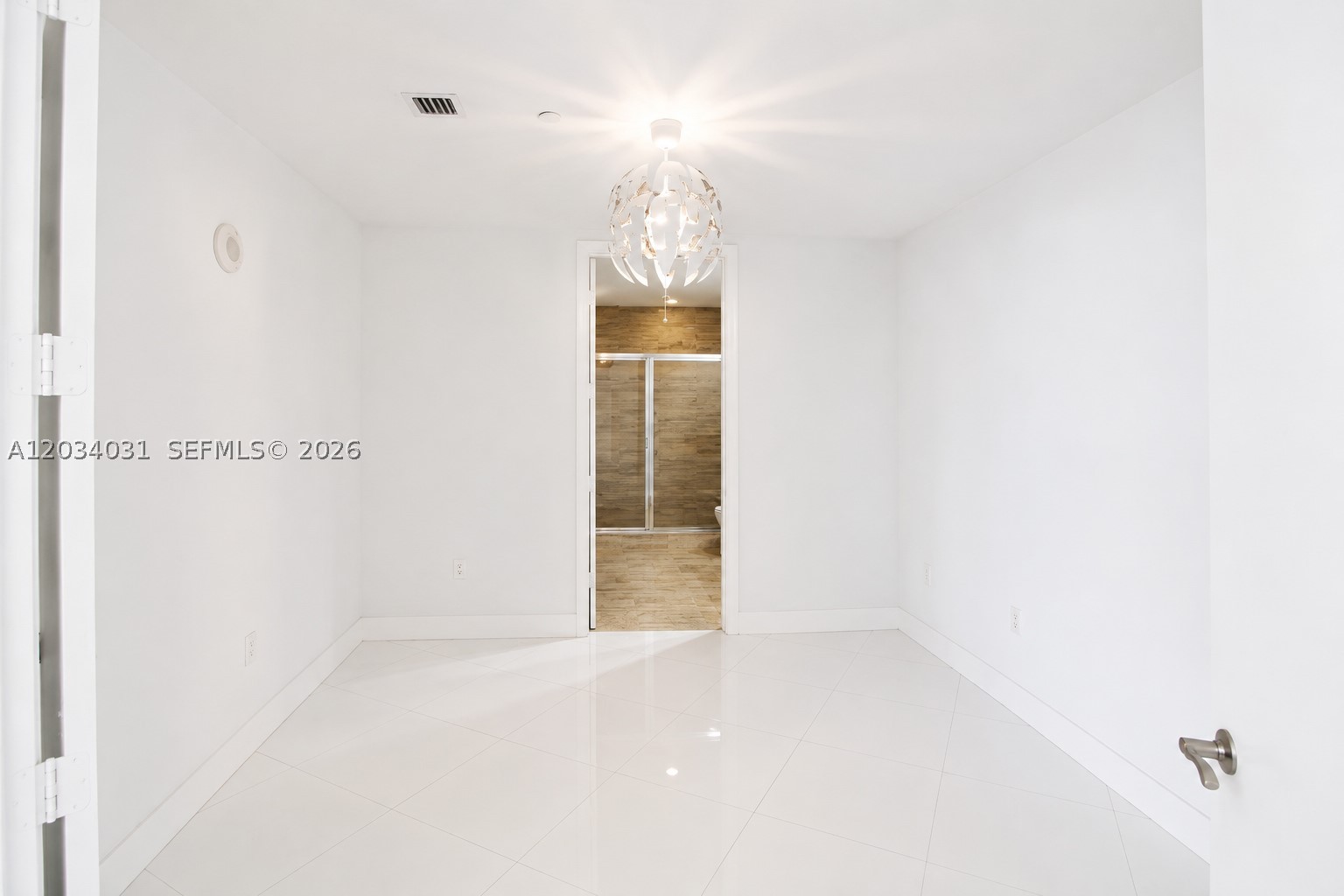 15901 Collins Ave #403 Sunny Isles Beach, FL 33160
