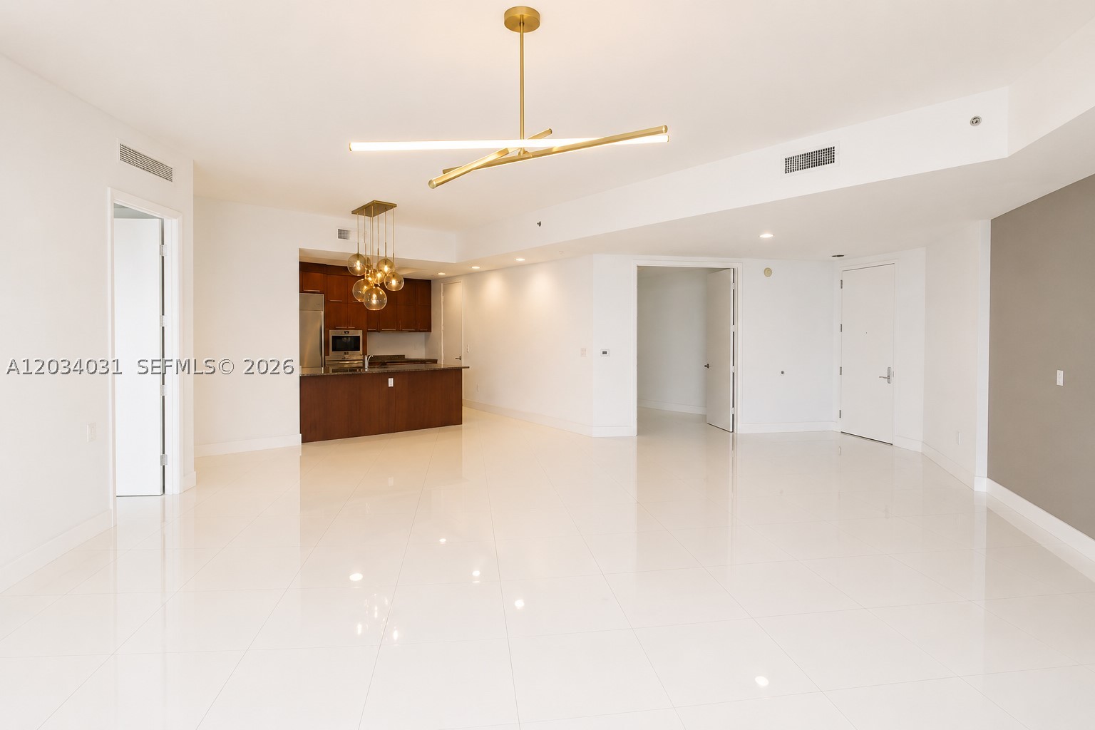 15901 Collins Ave #403 Sunny Isles Beach, FL 33160