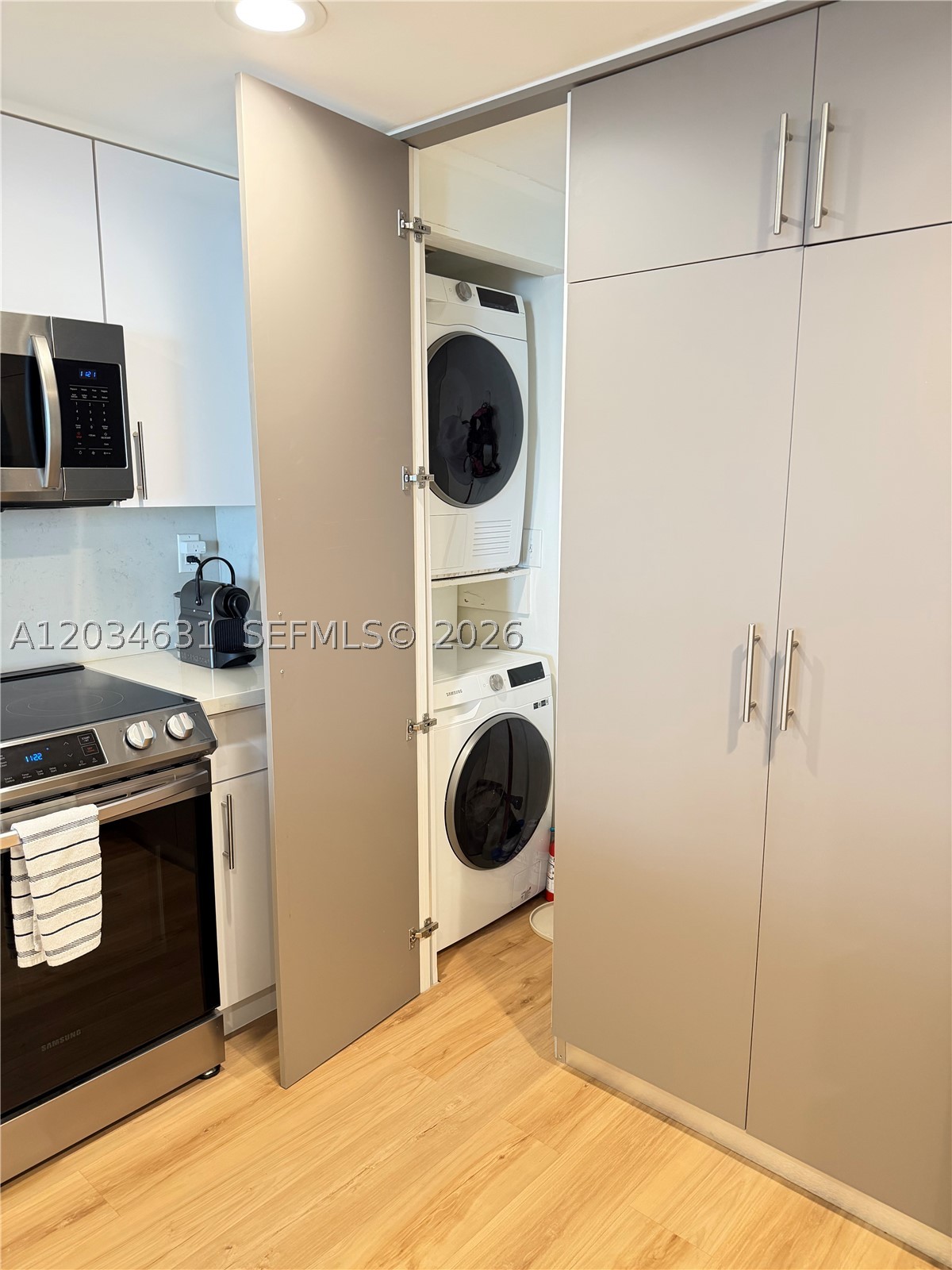 image Brickell Place IV10