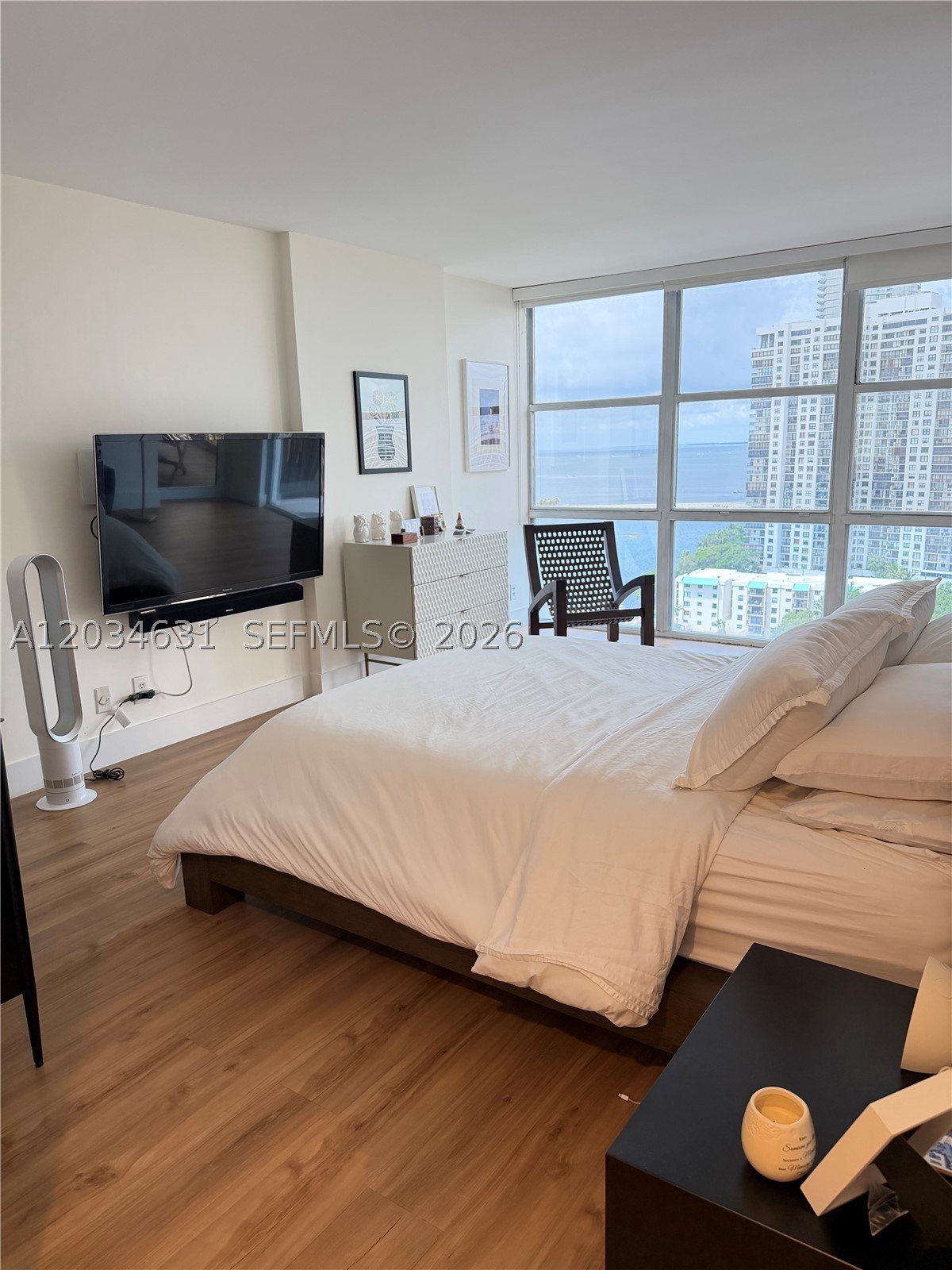 image Brickell Place IV17