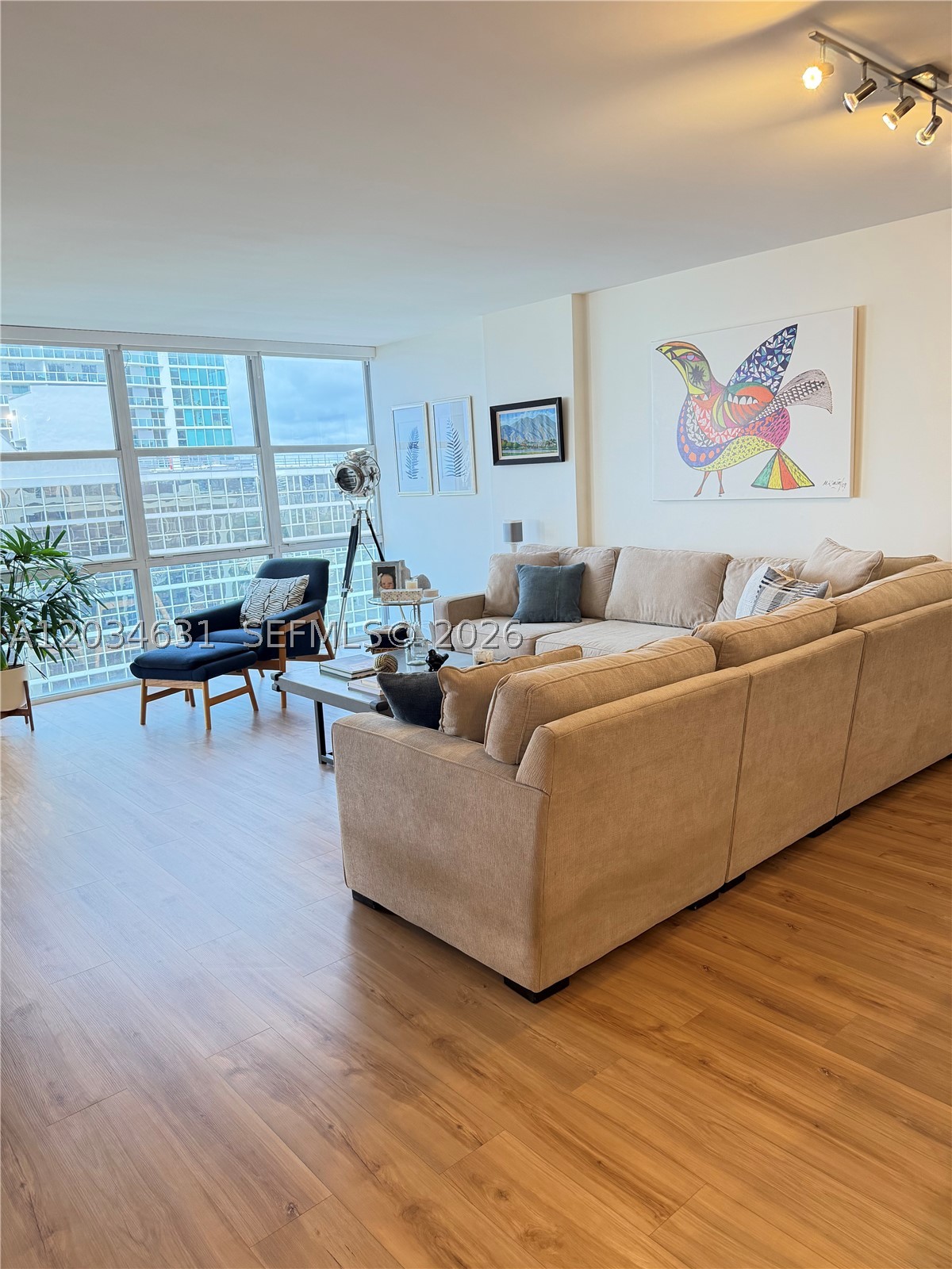 image Brickell Place IV4