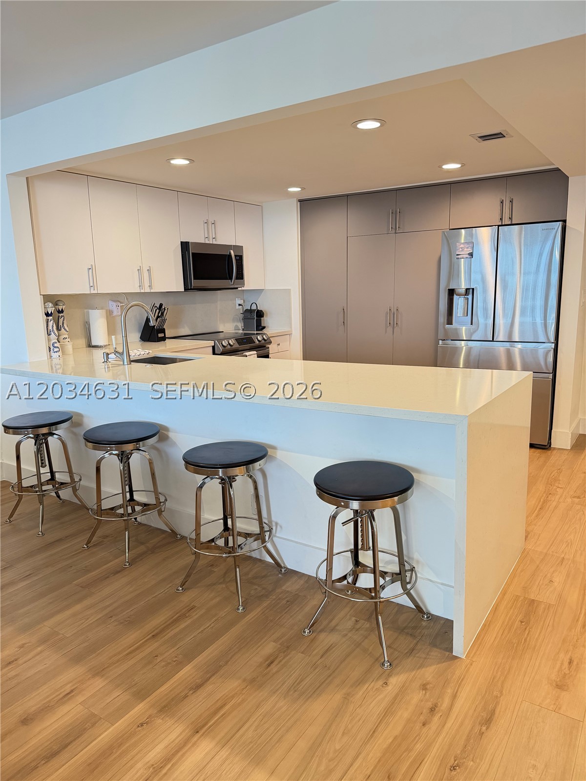 image Brickell Place IV7