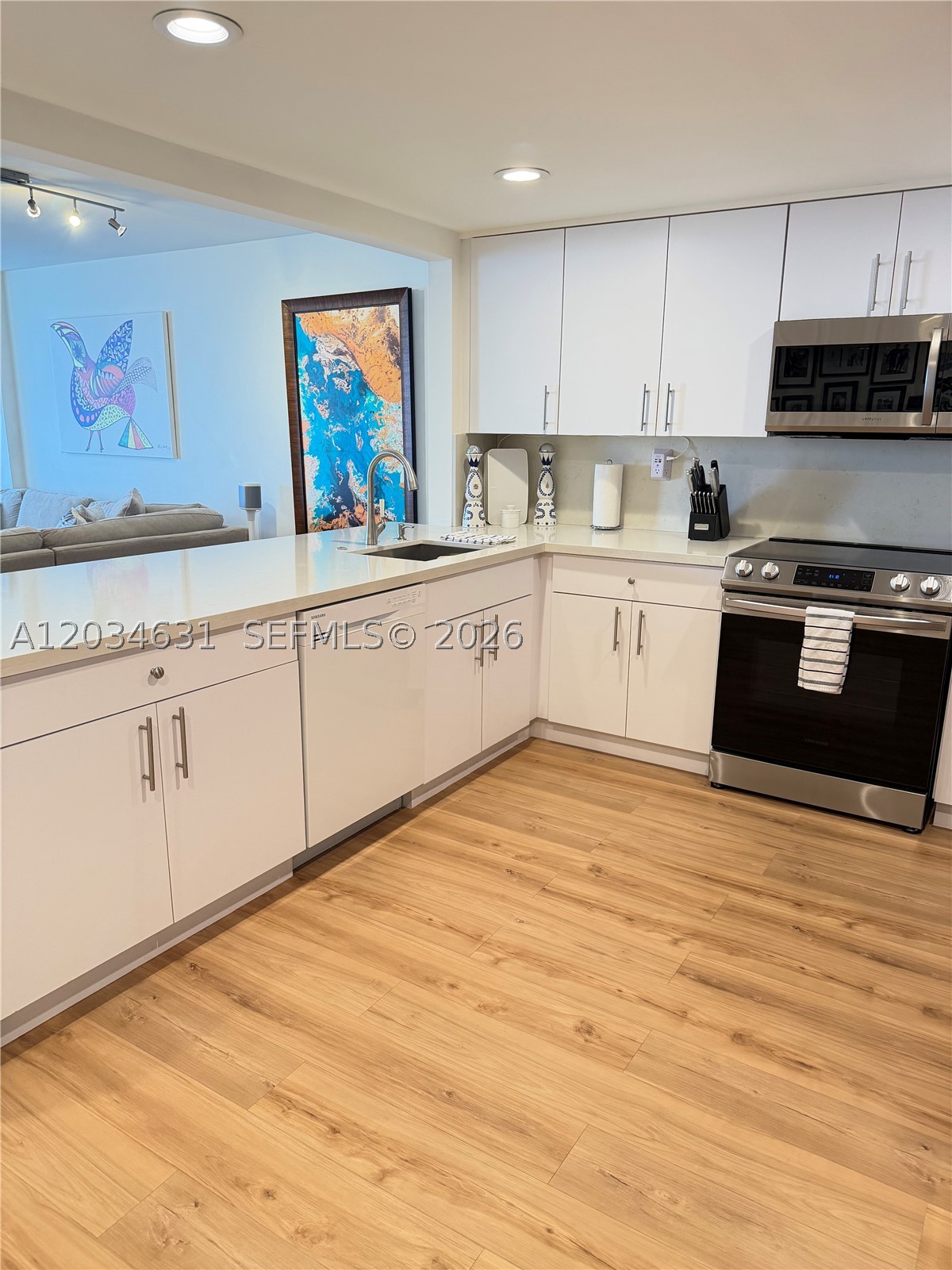 image Brickell Place IV8