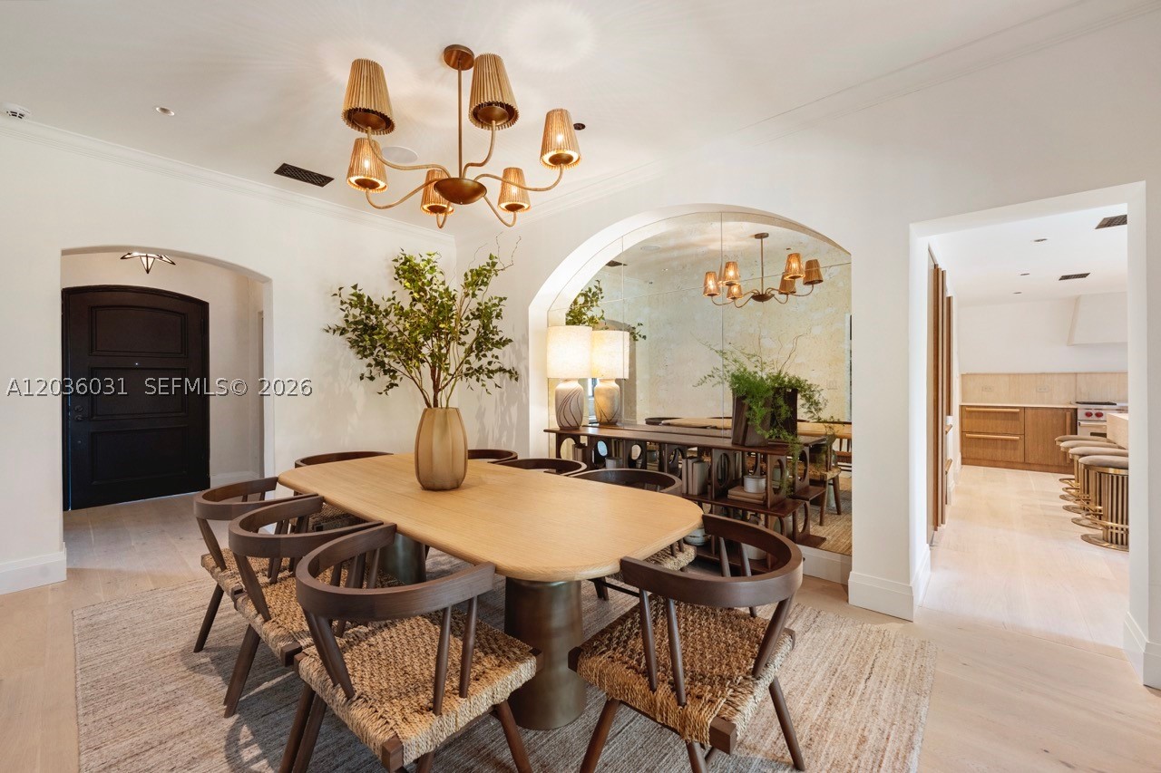 4727 N Bay Rd Miami Beach, FL 33140