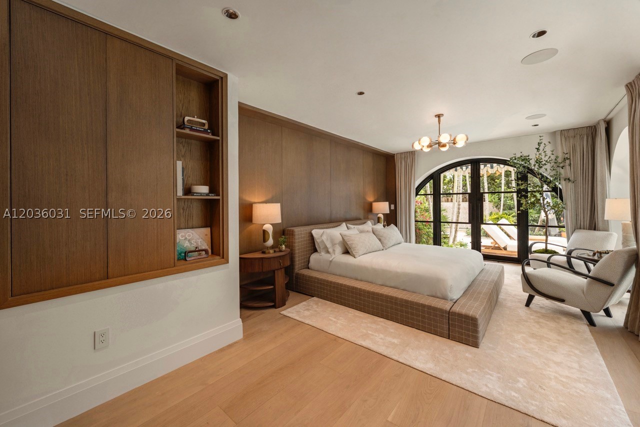 4727 N Bay Rd Miami Beach, FL 33140
