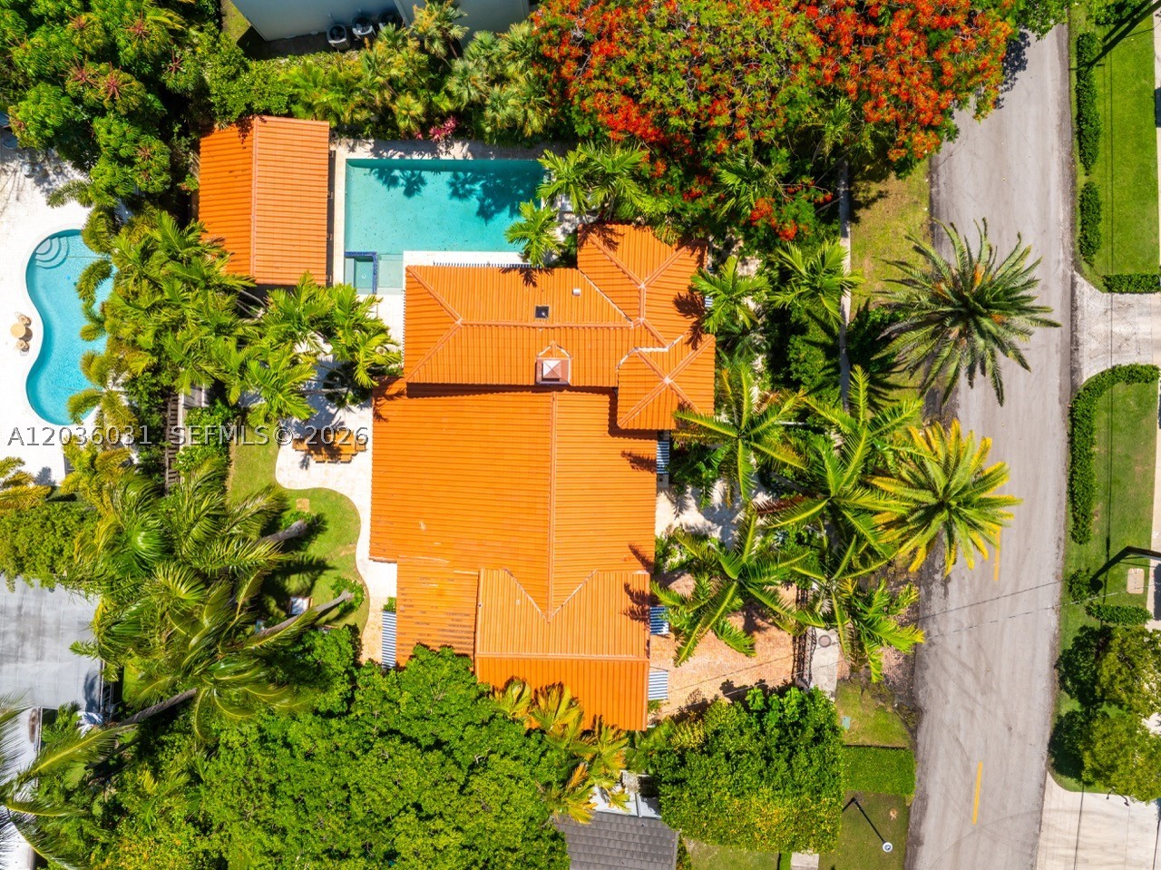 4727 N Bay Rd Miami Beach, FL 33140