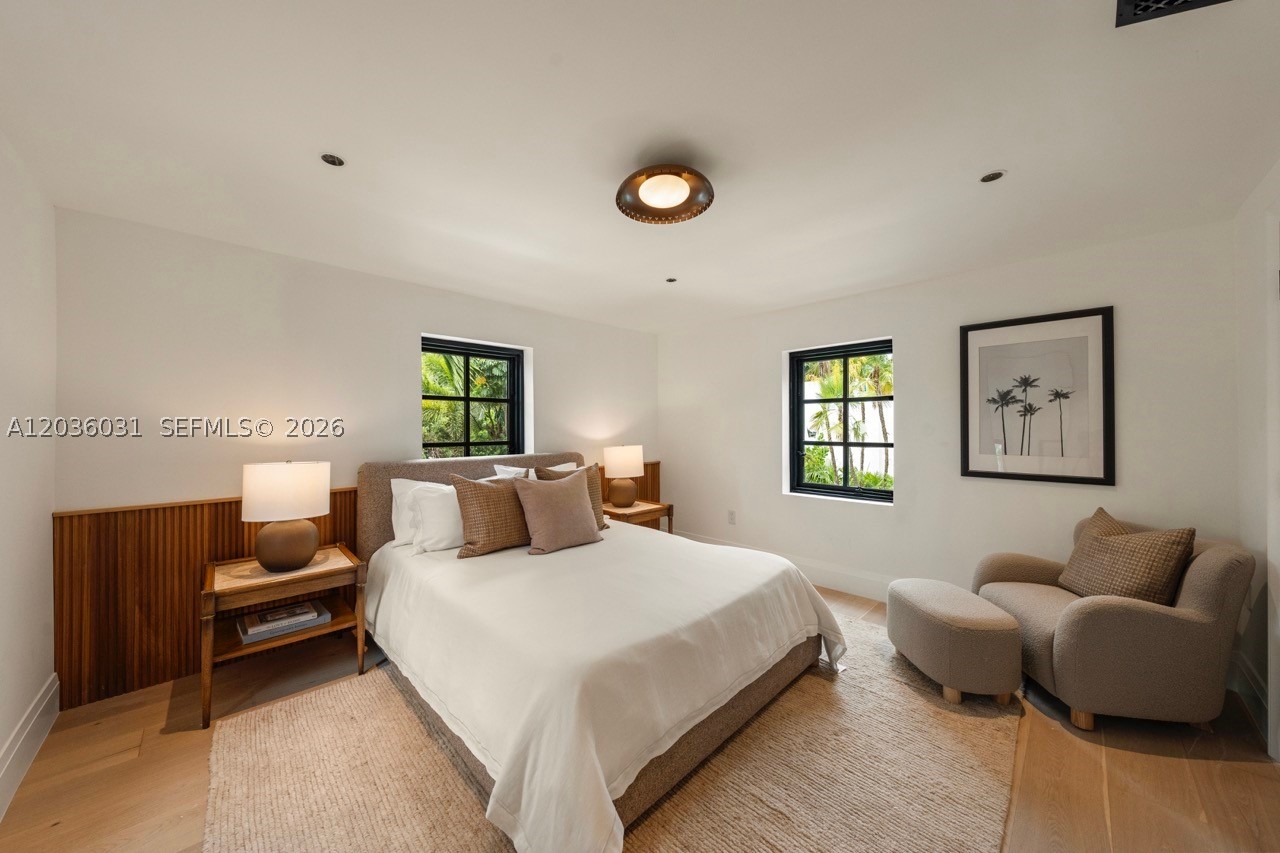 4727 N Bay Rd Miami Beach, FL 33140