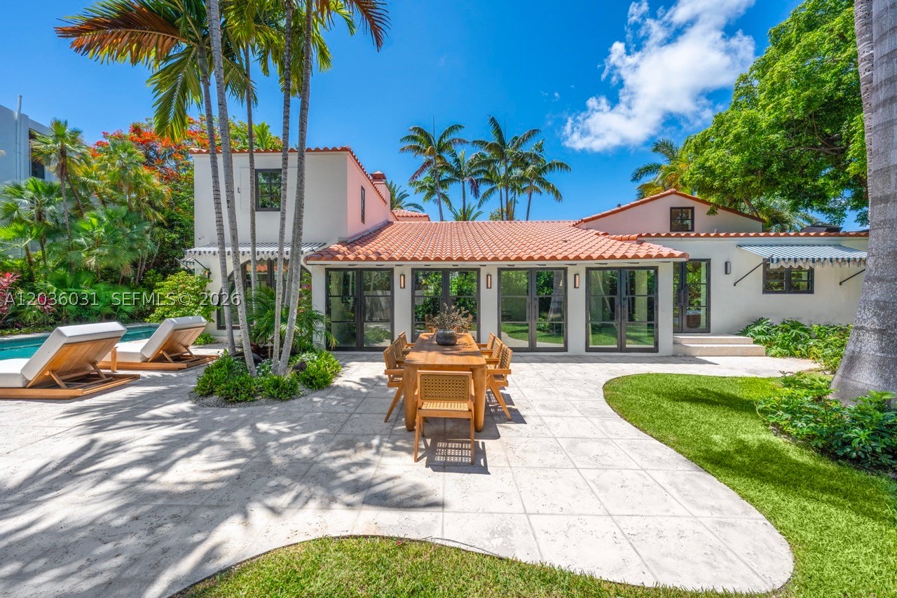 4727 N Bay Rd Miami Beach, FL 33140