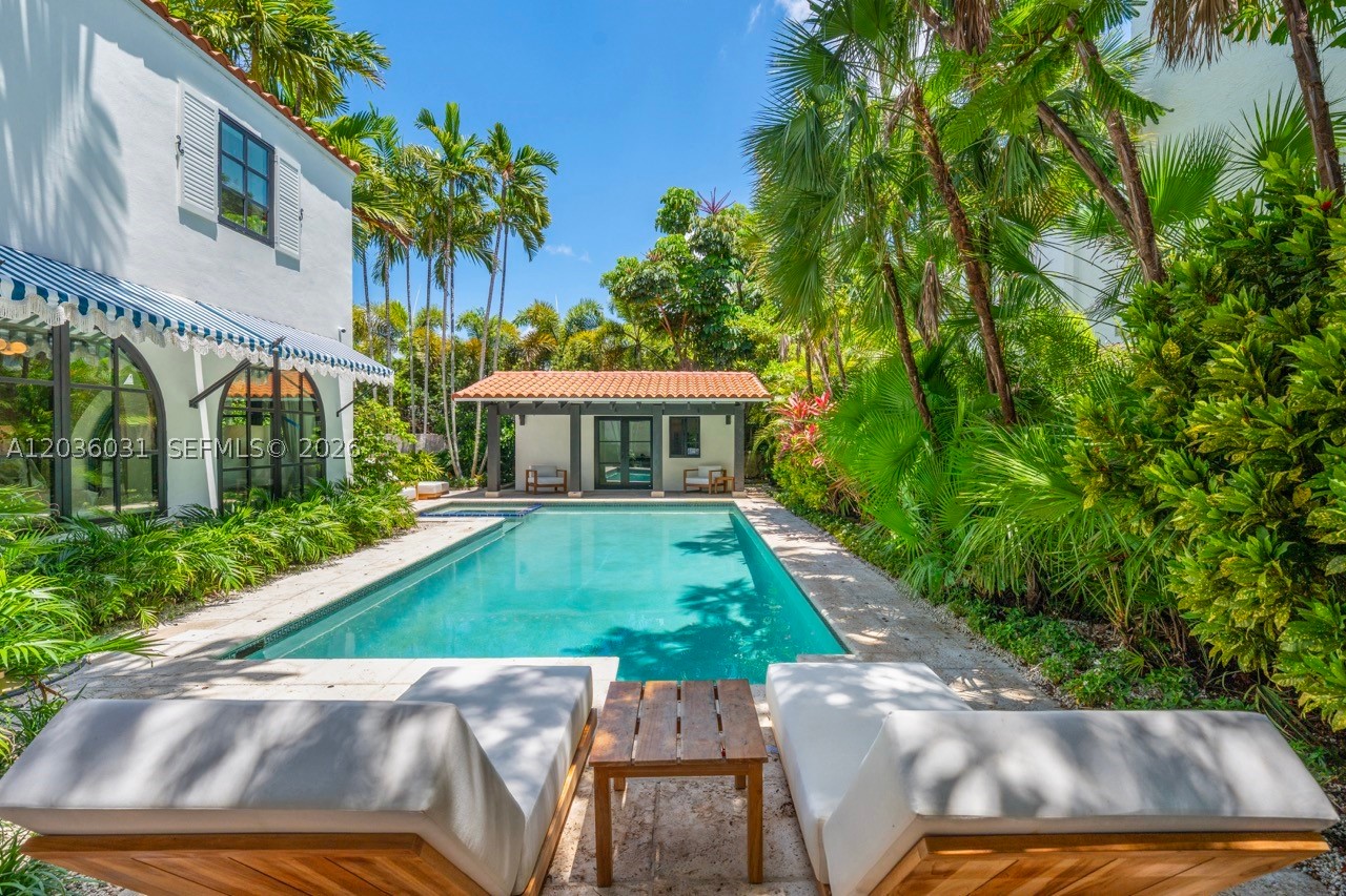4727 N Bay Rd Miami Beach, FL 33140