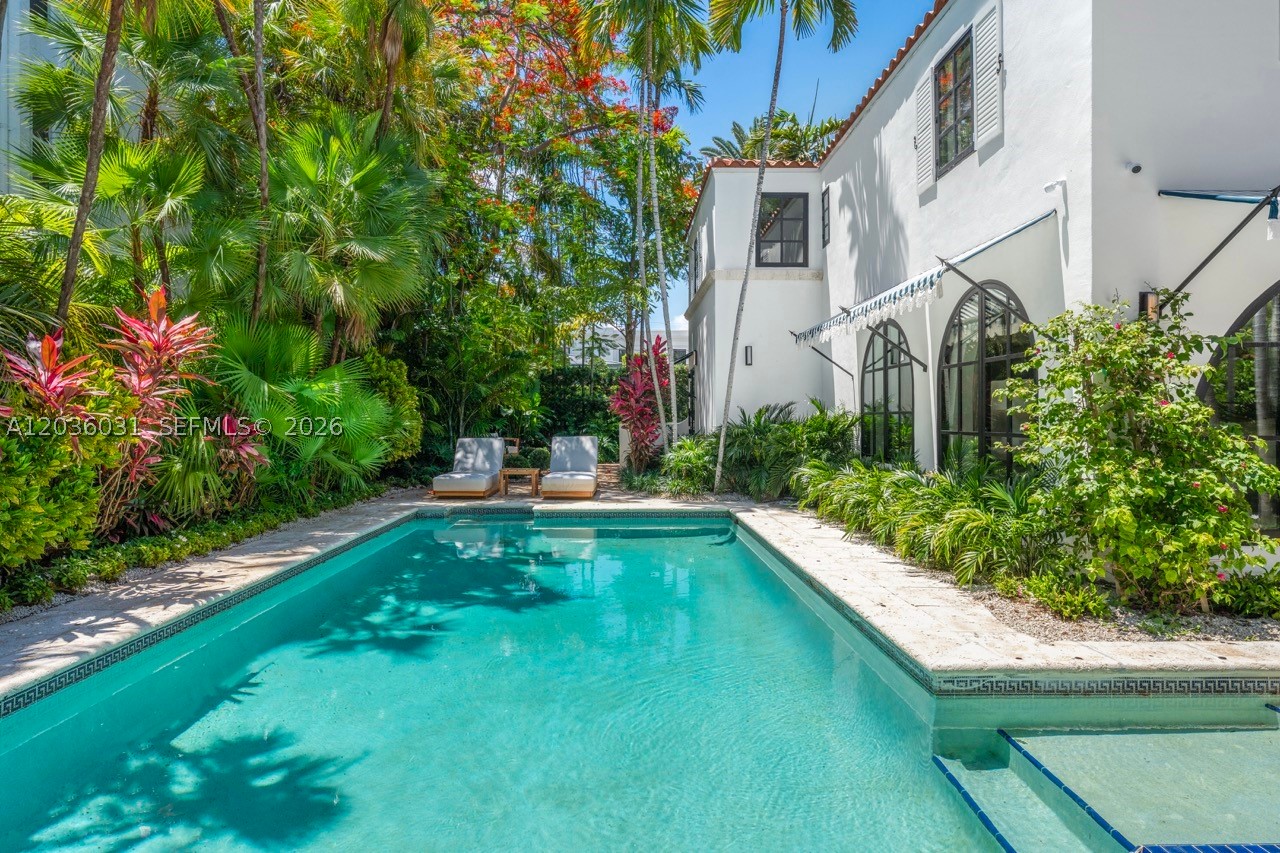 4727 N Bay Rd Miami Beach, FL 33140