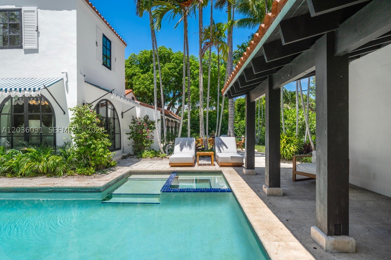 4727 N Bay Rd Miami Beach, FL 33140