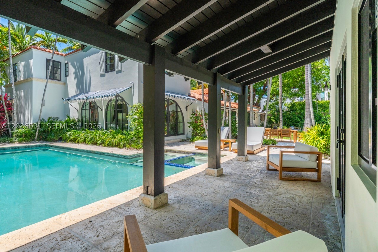 4727 N Bay Rd Miami Beach, FL 33140