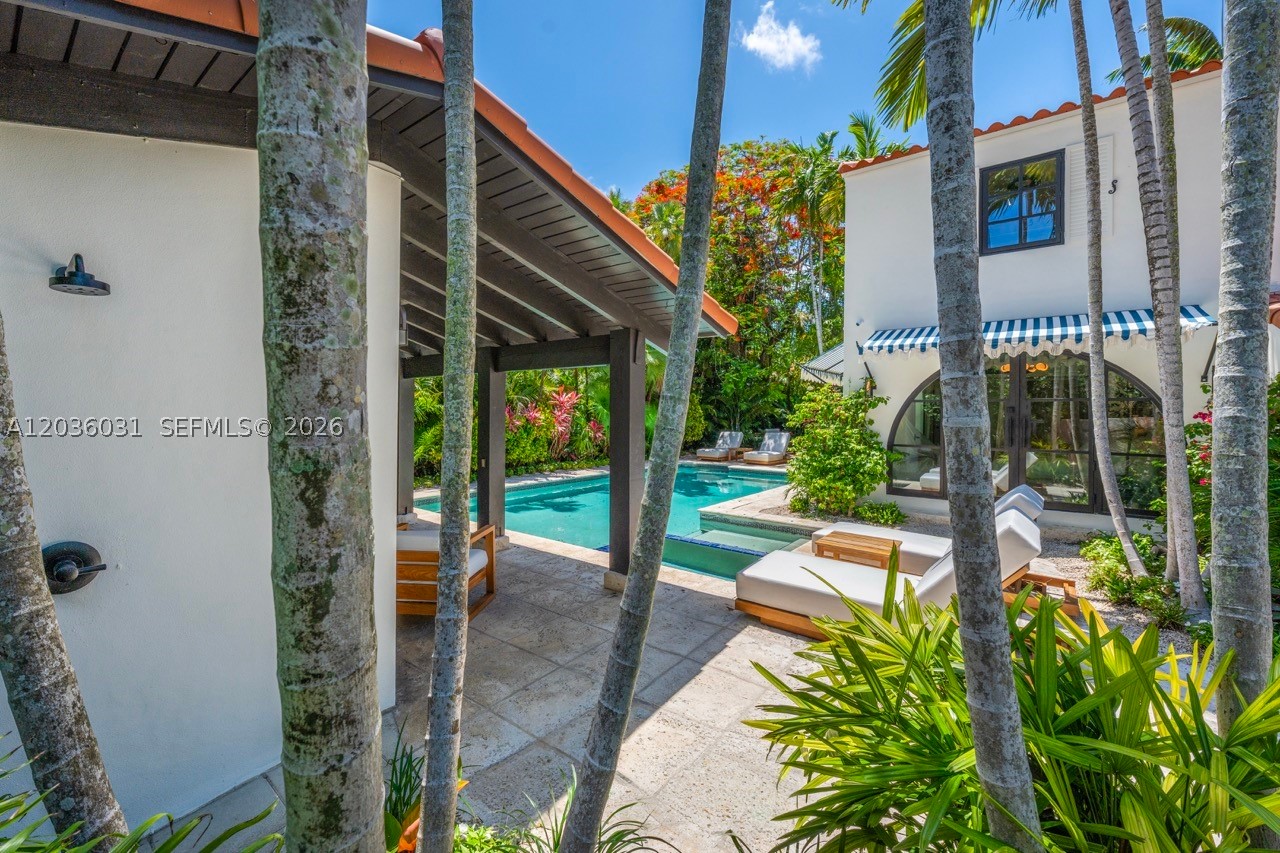 4727 N Bay Rd Miami Beach, FL 33140