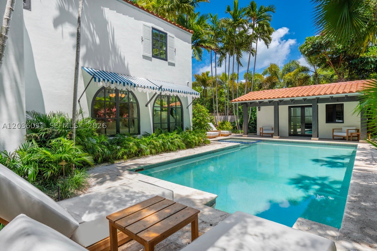 4727 N Bay Rd Miami Beach, FL 33140
