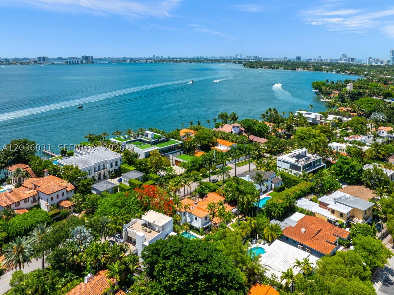 4727 N Bay Rd Miami Beach, FL 33140