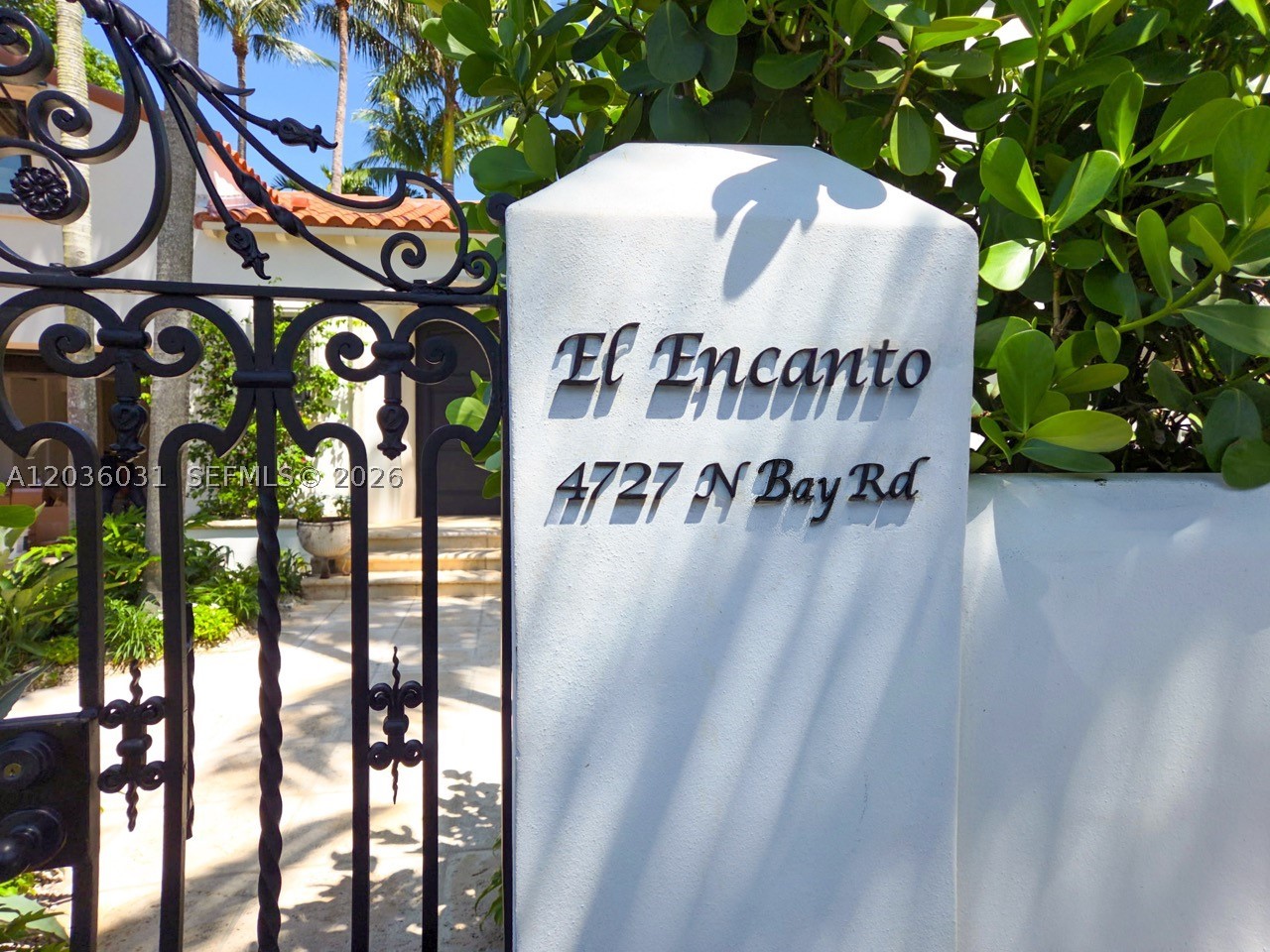4727 N Bay Rd Miami Beach, FL 33140