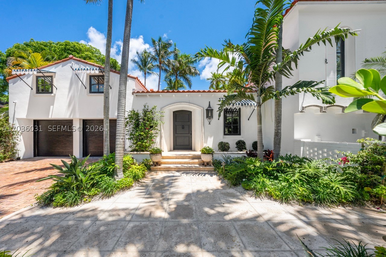 4727 N Bay Rd Miami Beach, FL 33140