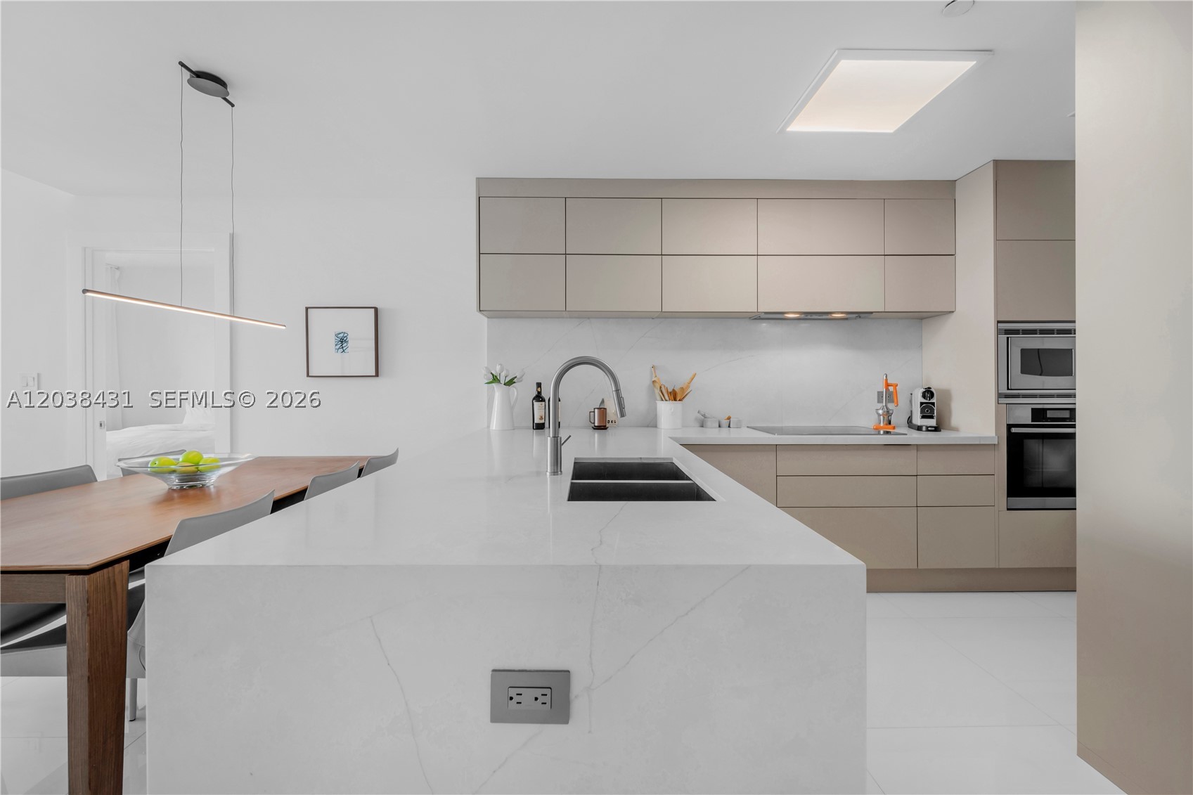 900 Biscayne Blvd #2302 Miami, FL 33132