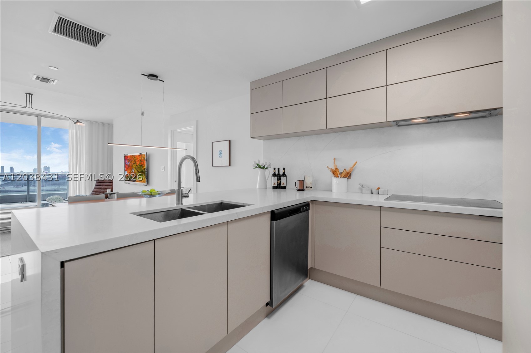 900 Biscayne Blvd #2302 Miami, FL 33132