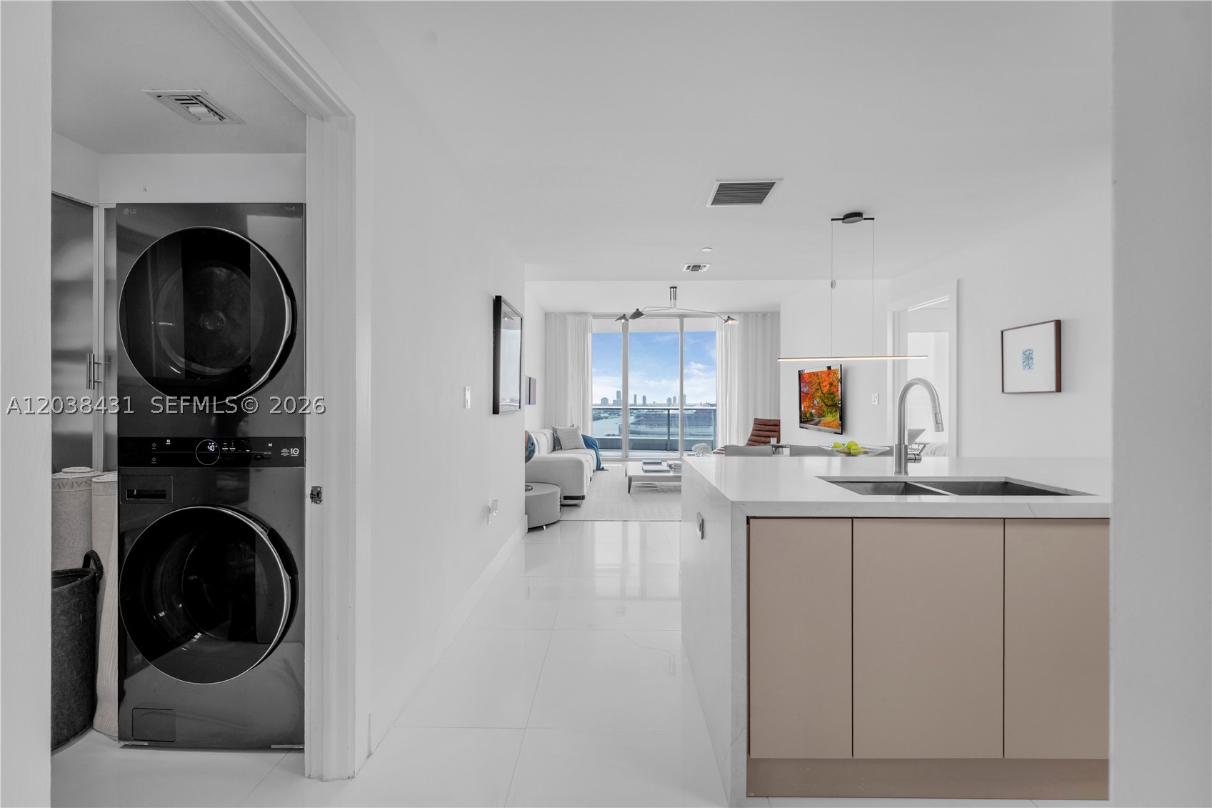 900 Biscayne Blvd #2302 Miami, FL 33132