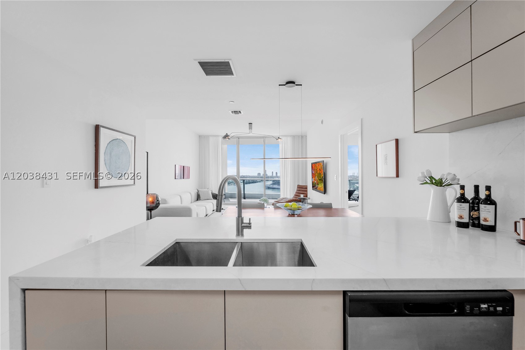 900 Biscayne Blvd #2302 Miami, FL 33132