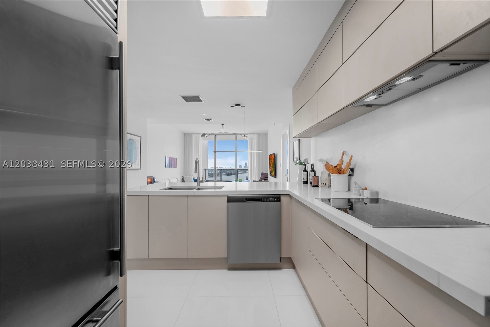 900 Biscayne Blvd #2302 Miami, FL 33132