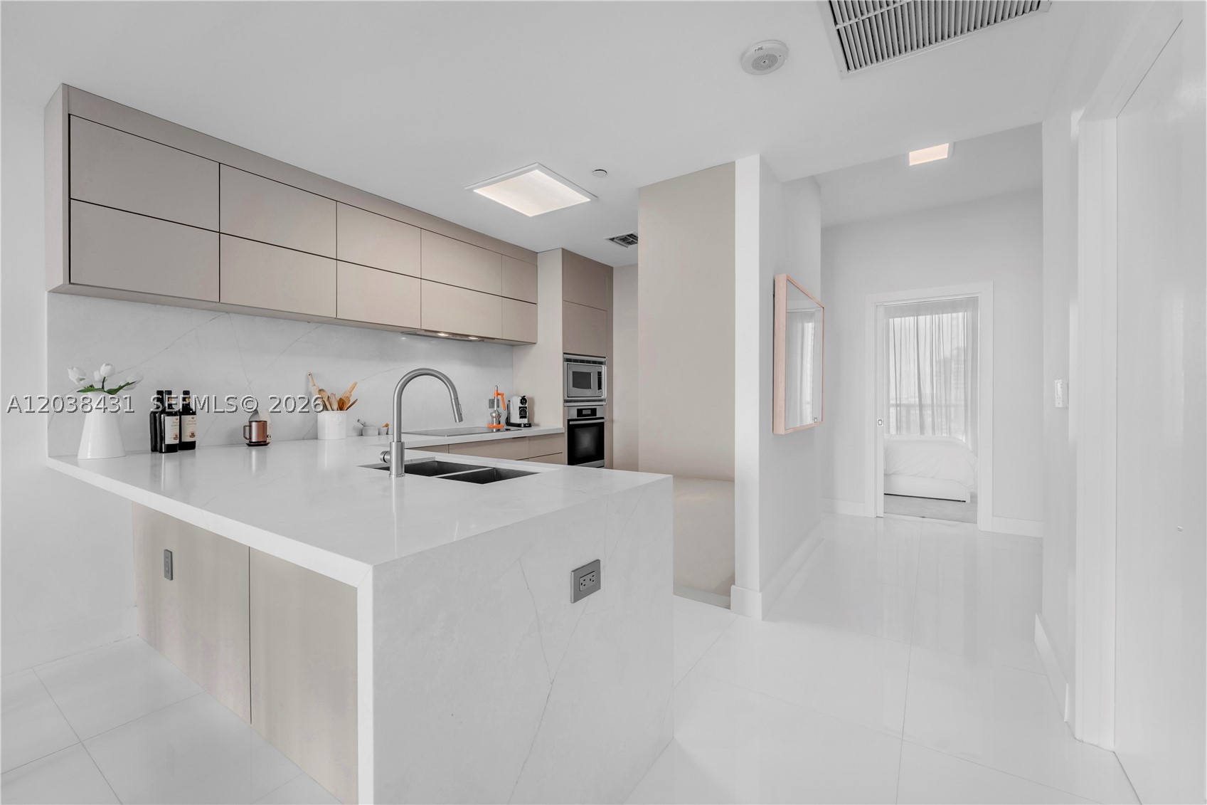 900 Biscayne Blvd #2302 Miami, FL 33132