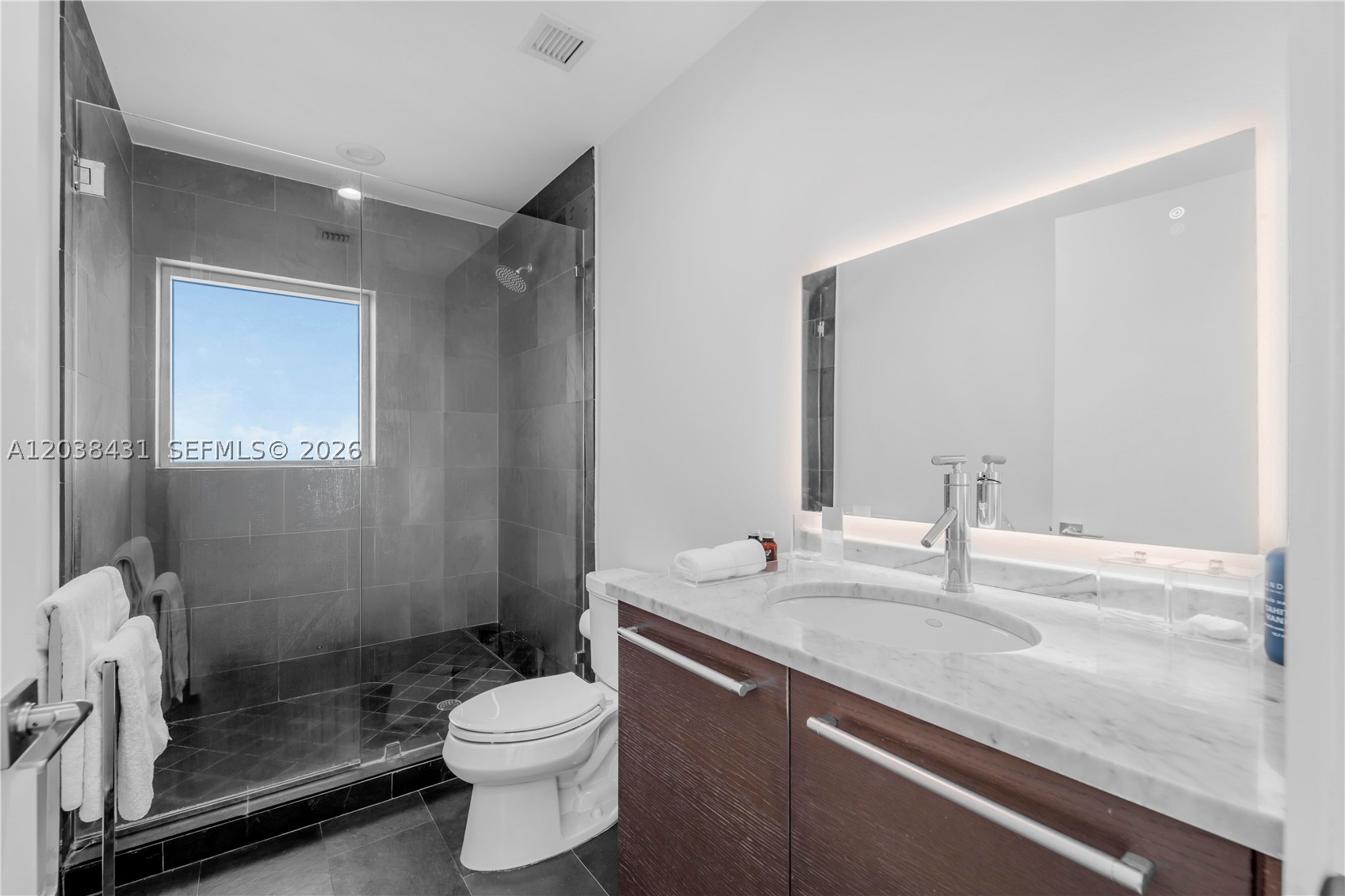 900 Biscayne Blvd #2302 Miami, FL 33132