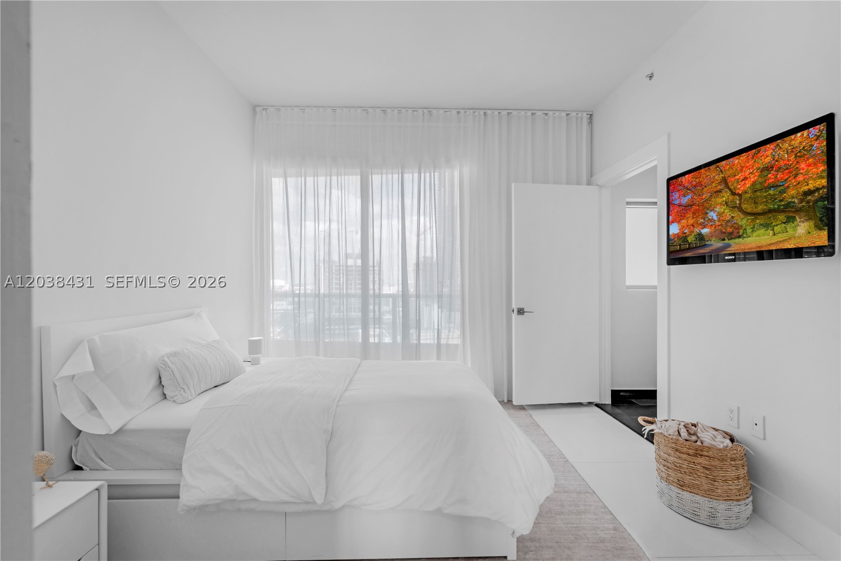 900 Biscayne Blvd #2302 Miami, FL 33132