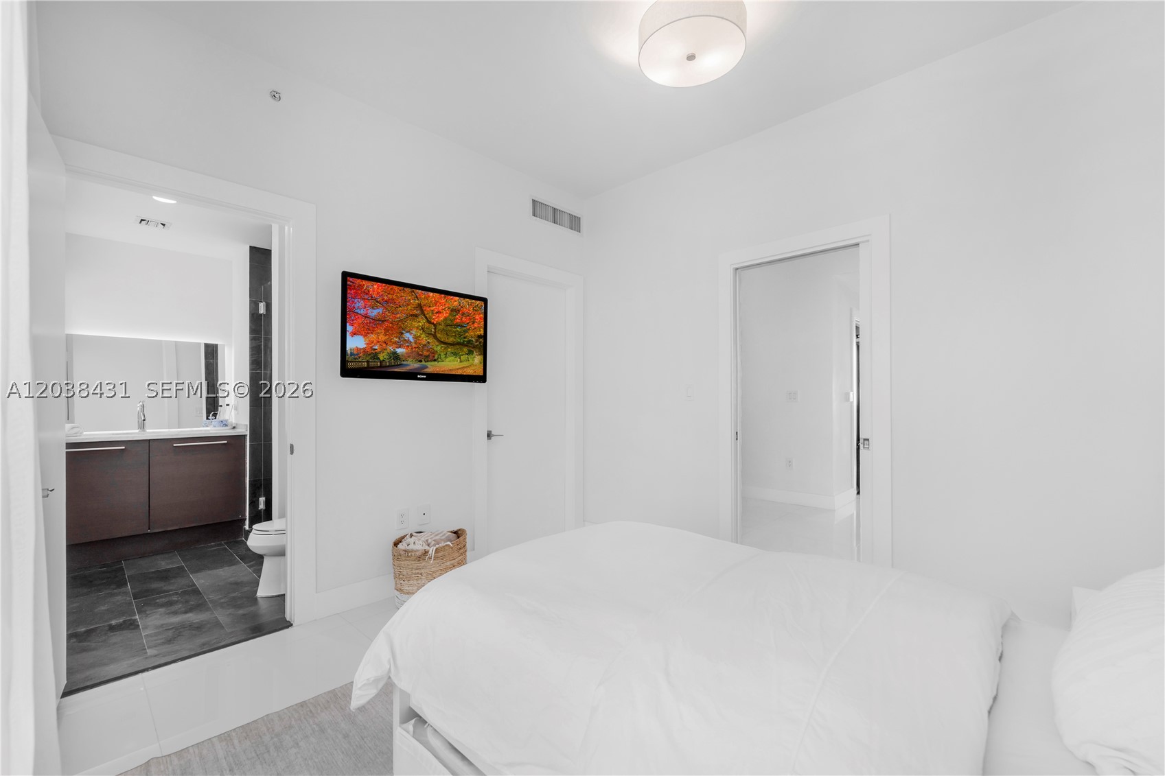900 Biscayne Blvd #2302 Miami, FL 33132