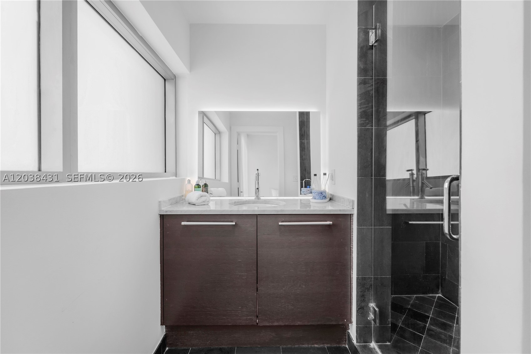 900 Biscayne Blvd #2302 Miami, FL 33132