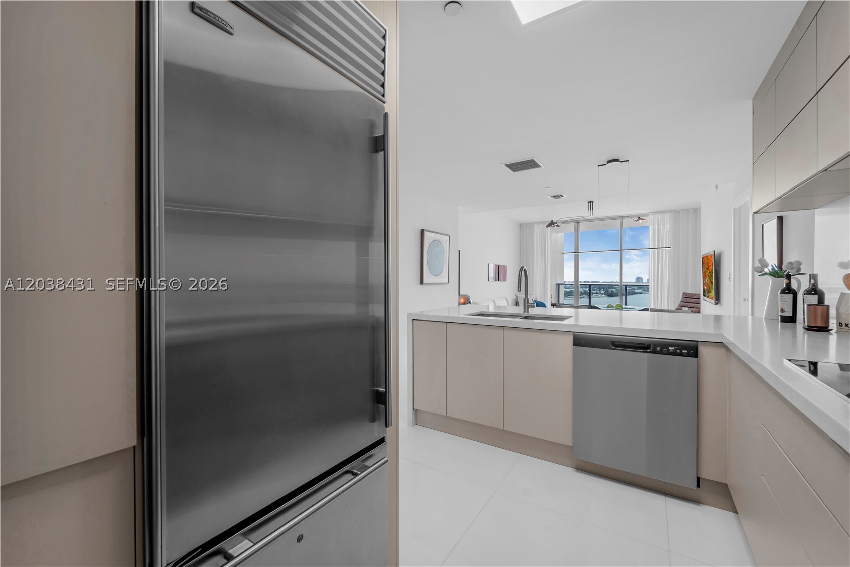 900 Biscayne Blvd #2302 Miami, FL 33132