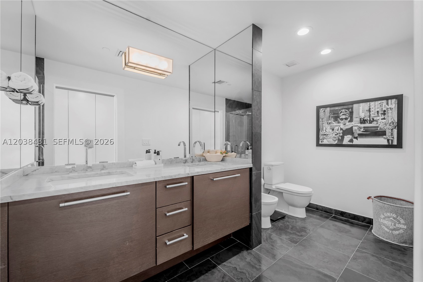900 Biscayne Blvd #2302 Miami, FL 33132