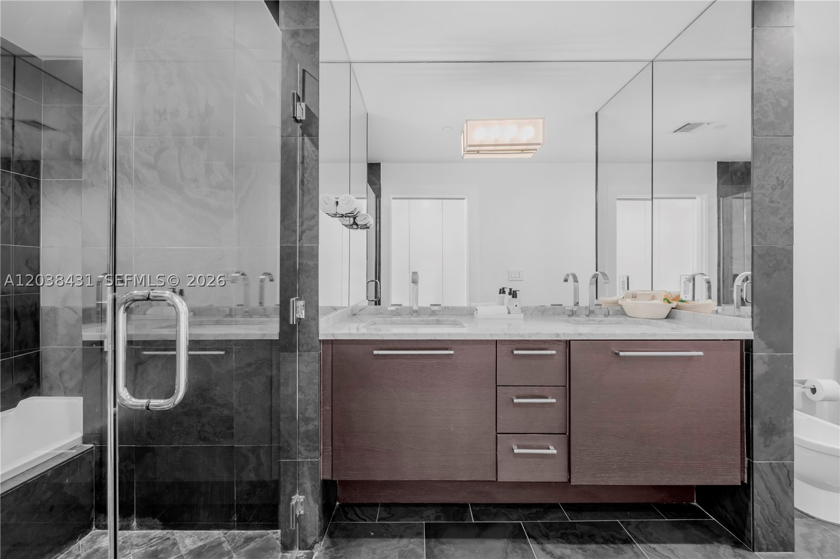 900 Biscayne Blvd #2302 Miami, FL 33132