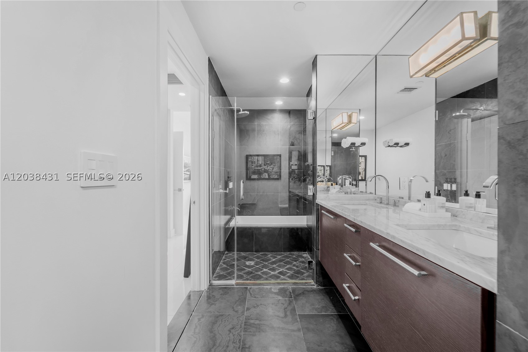 900 Biscayne Blvd #2302 Miami, FL 33132