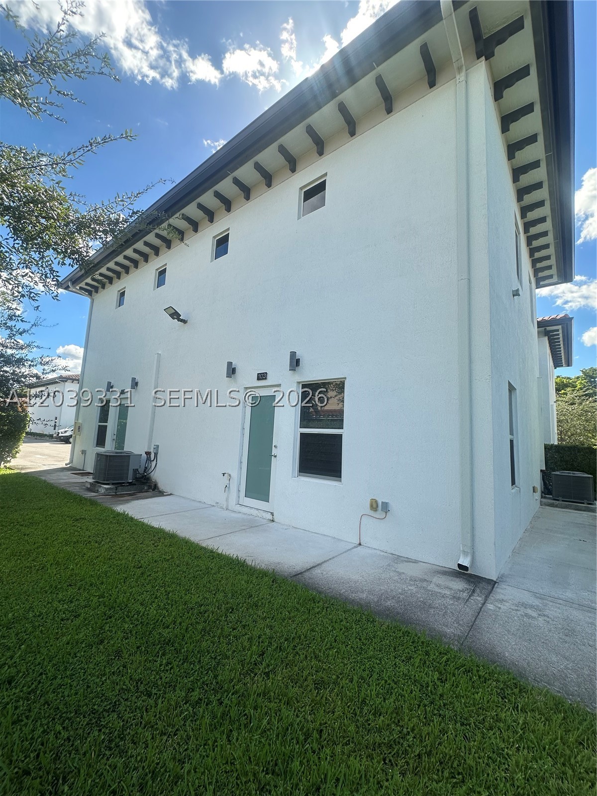 6410 SW 139th Ave Rd #203