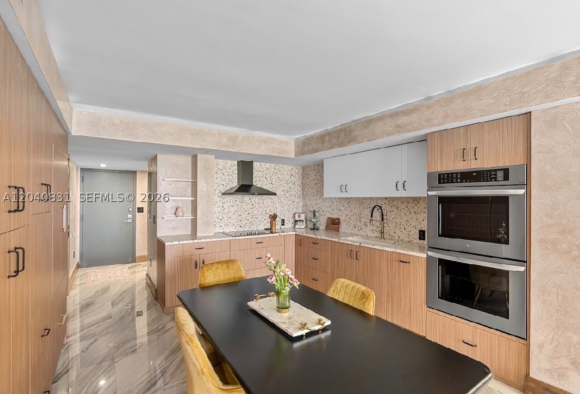 2457 Collins Ave #1603 Miami Beach, FL 33140