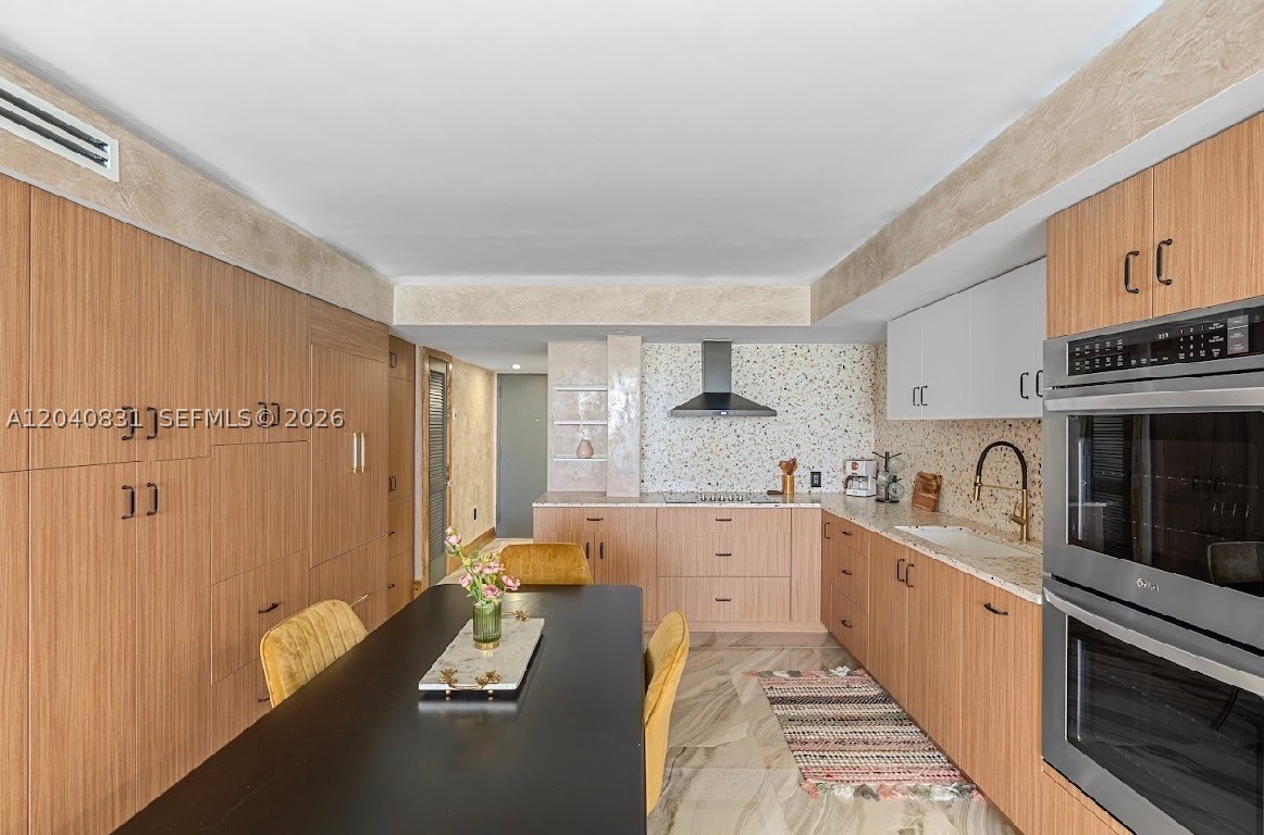 2457 Collins Ave #1603 Miami Beach, FL 33140