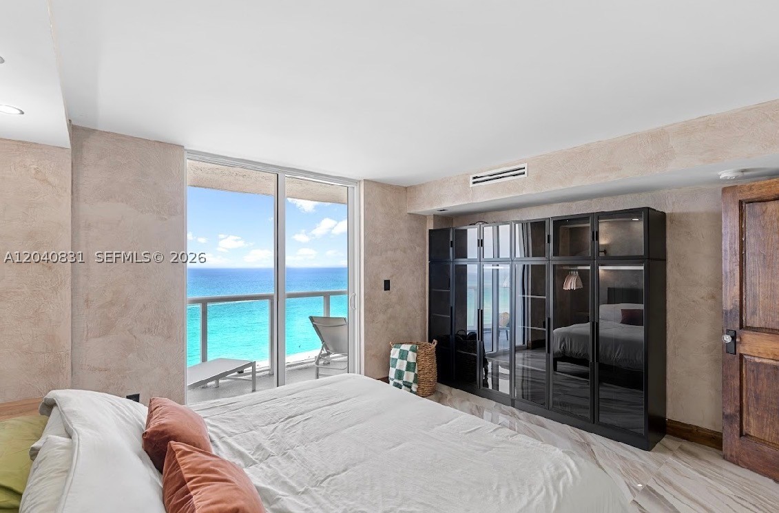 2457 Collins Ave #1603 Miami Beach, FL 33140