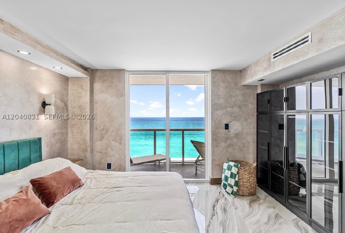 2457 Collins Ave #1603 Miami Beach, FL 33140