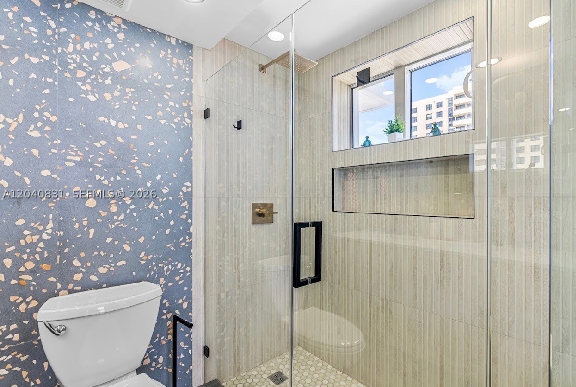 2457 Collins Ave #1603 Miami Beach, FL 33140