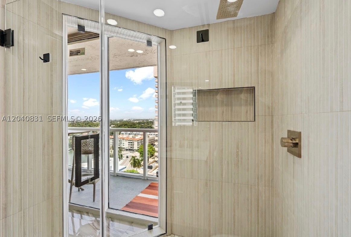 2457 Collins Ave #1603 Miami Beach, FL 33140