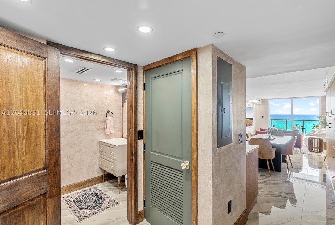 2457 Collins Ave #1603 Miami Beach, FL 33140