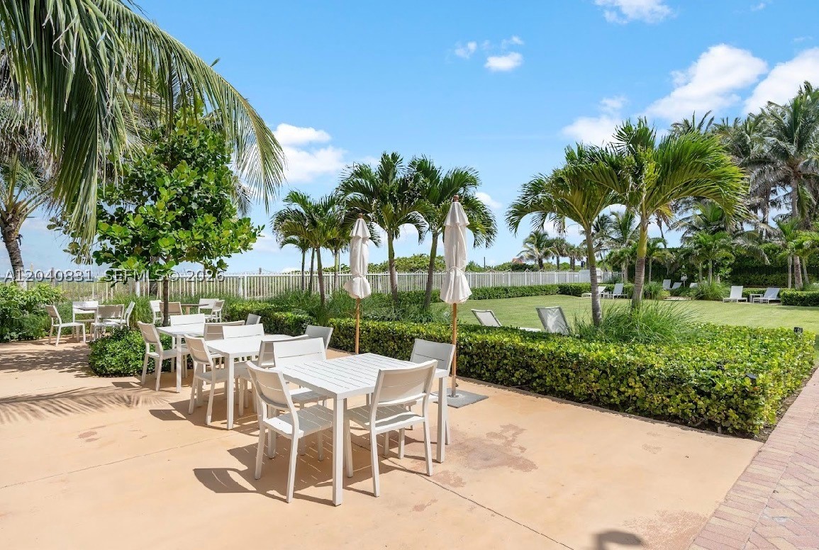 2457 Collins Ave #1603 Miami Beach, FL 33140