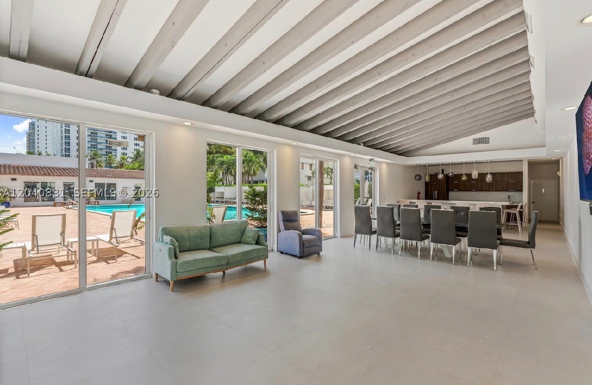 2457 Collins Ave #1603 Miami Beach, FL 33140
