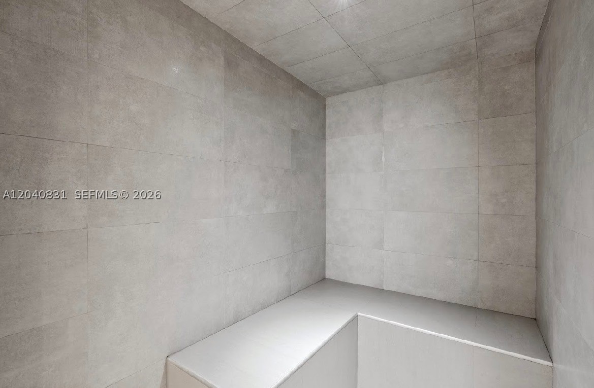 2457 Collins Ave #1603 Miami Beach, FL 33140