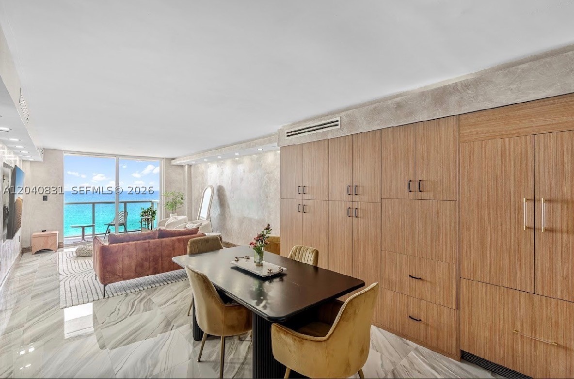 2457 Collins Ave #1603 Miami Beach, FL 33140