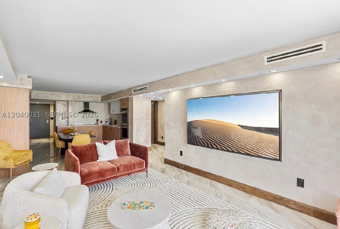 2457 Collins Ave #1603 Miami Beach, FL 33140
