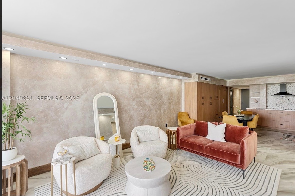 2457 Collins Ave #1603 Miami Beach, FL 33140