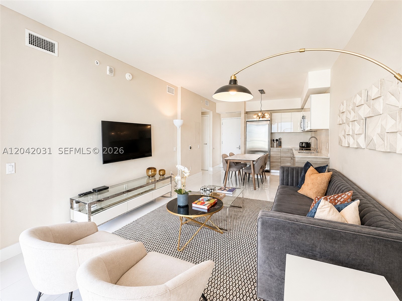1300 Brickell Bay Dr #2307 Miami, FL 33131